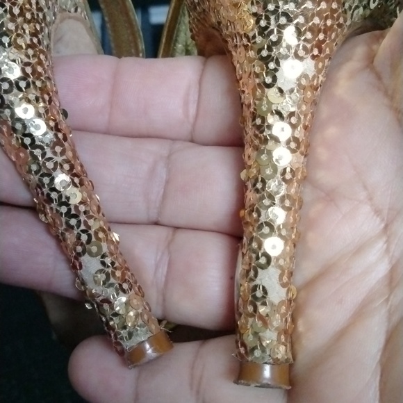 MANOLO BLAHNIK HEELS - Picture 9 of 14